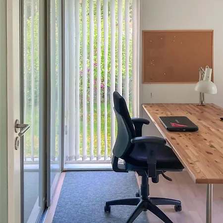 2 Bedroom Cozy In Сasa de vacaciones *